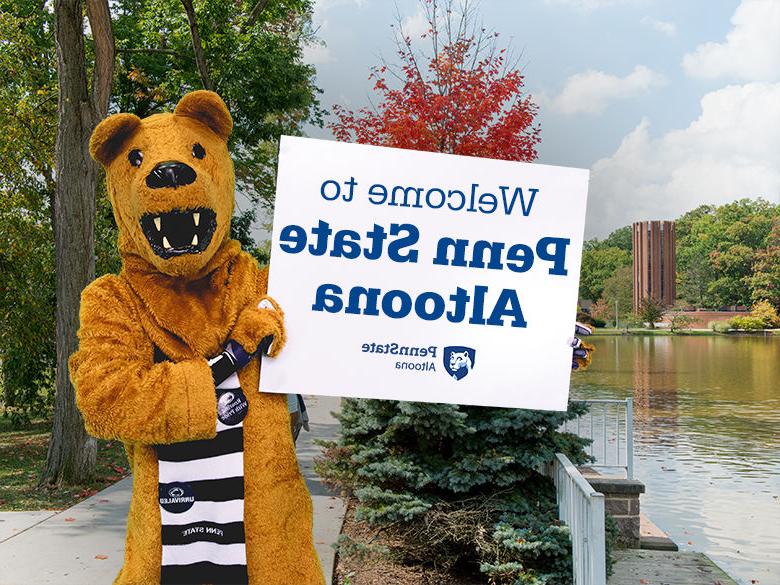 The Nittany Lion mascot holding up a sign reading Welcome to <a href='http://jr.papercrafttoys.com'>十大网投平台信誉排行榜</a>阿尔图纳分校